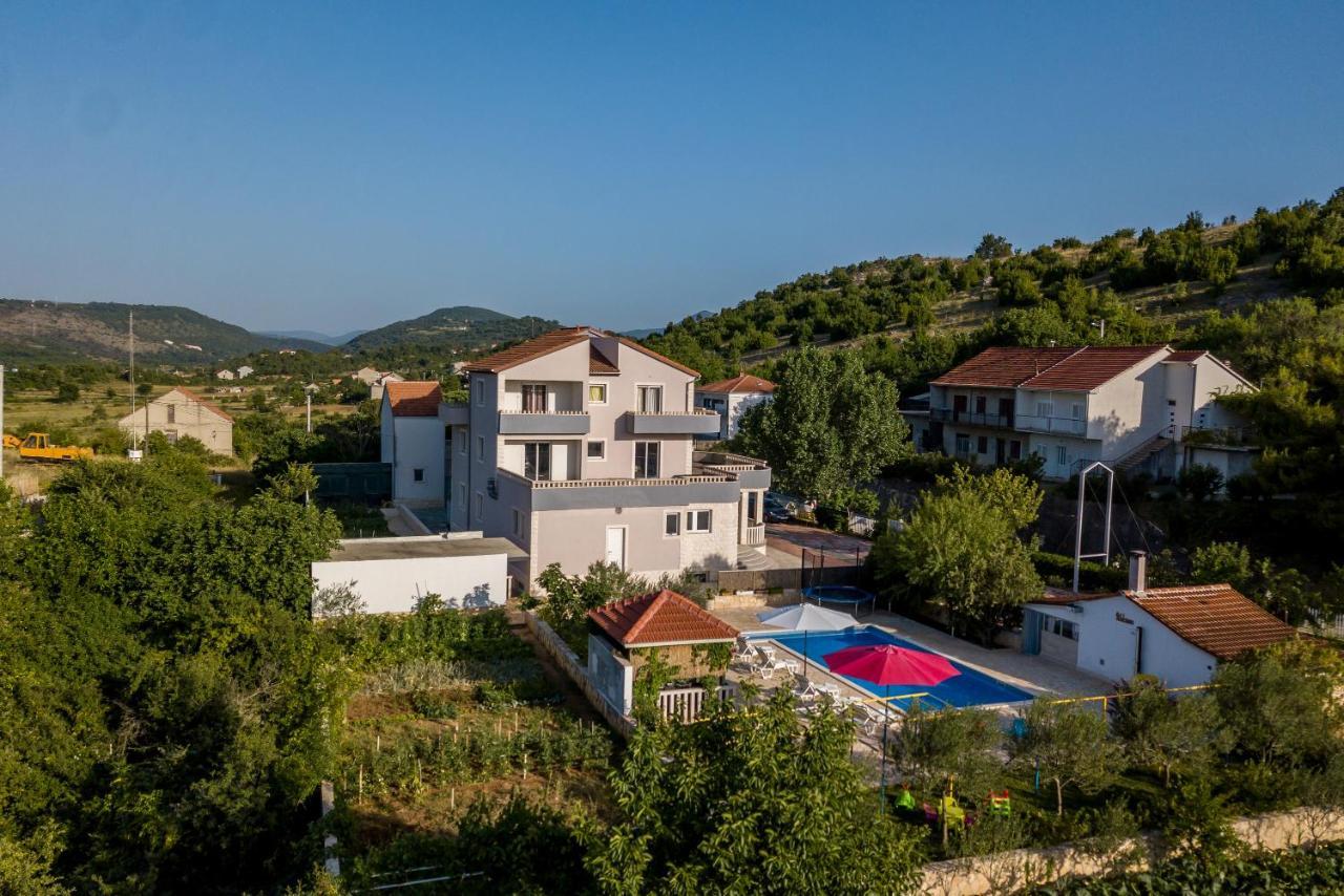 Apartments Ana Umljanovic Экстерьер фото